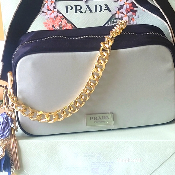 Prada - Picture 5 of 16